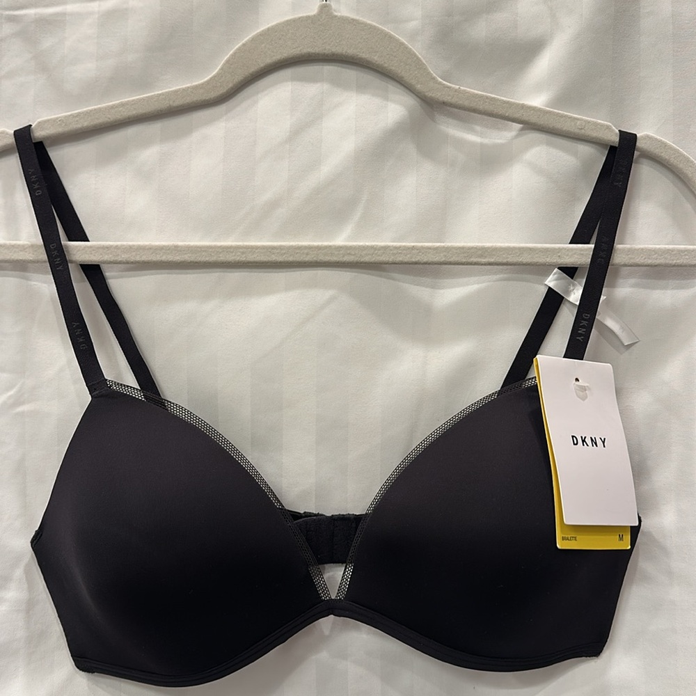 Donna Karan black lace bra bralette size M
Lightweight spacer cups contour